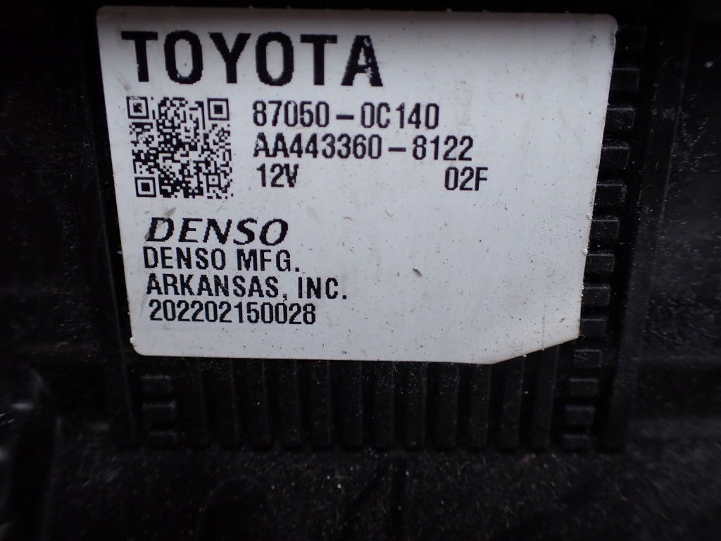 Nagrzewnica Powietrza Kpl. Toyota Tundra 2022-