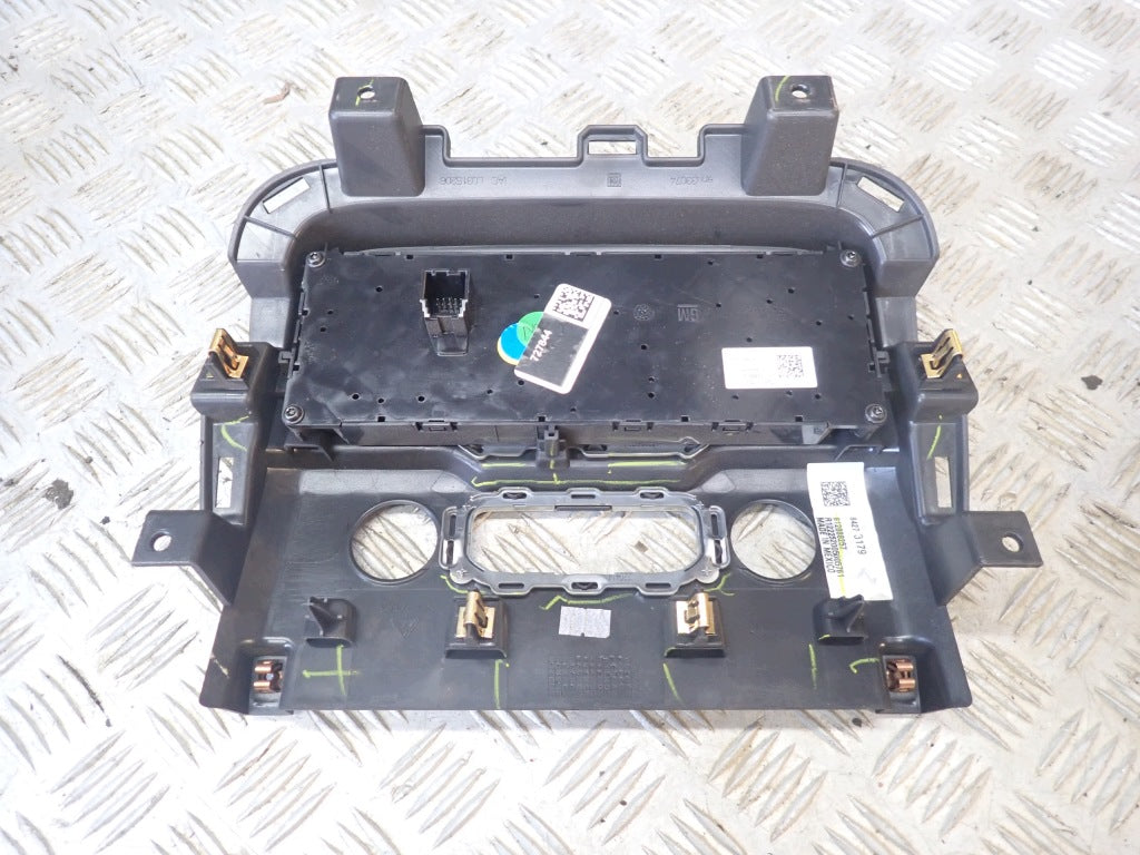 Panel Klimatyzacji Chevrolet Tahoe Yukon 5.3 2021