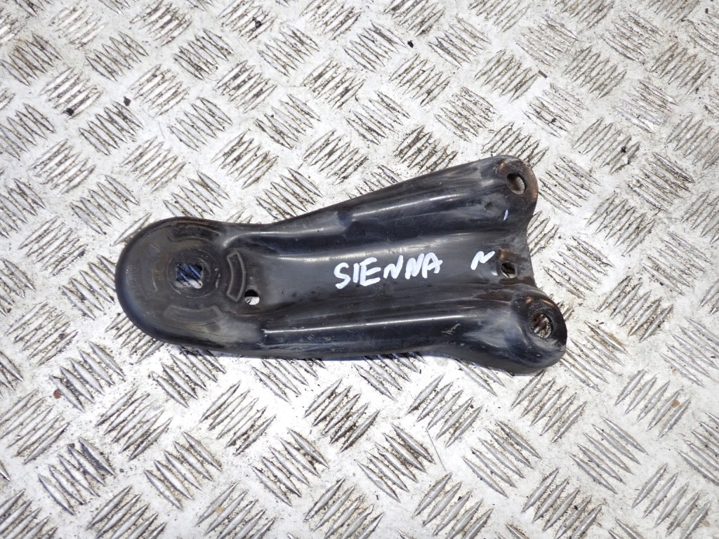 Wspornik Mocowanie Sanek Zawieszenia Toyota Sienna XL40 2021
