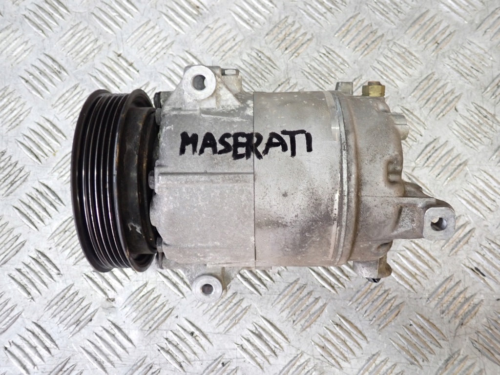 Sprężarka klimatyzacji Maserati Quattroporte VI 3.8 GTS 2013, oryginalny kompresor od Autolandparts na zdjęciu