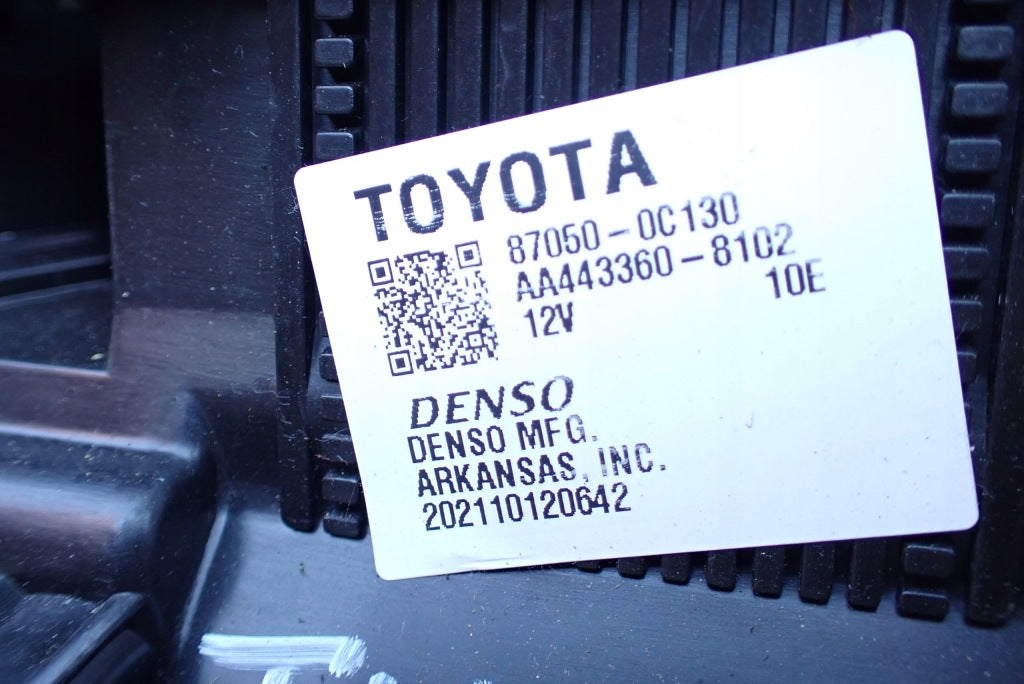 Nagrzewnica Powietrza Kpl. Toyota Tundra 2022-