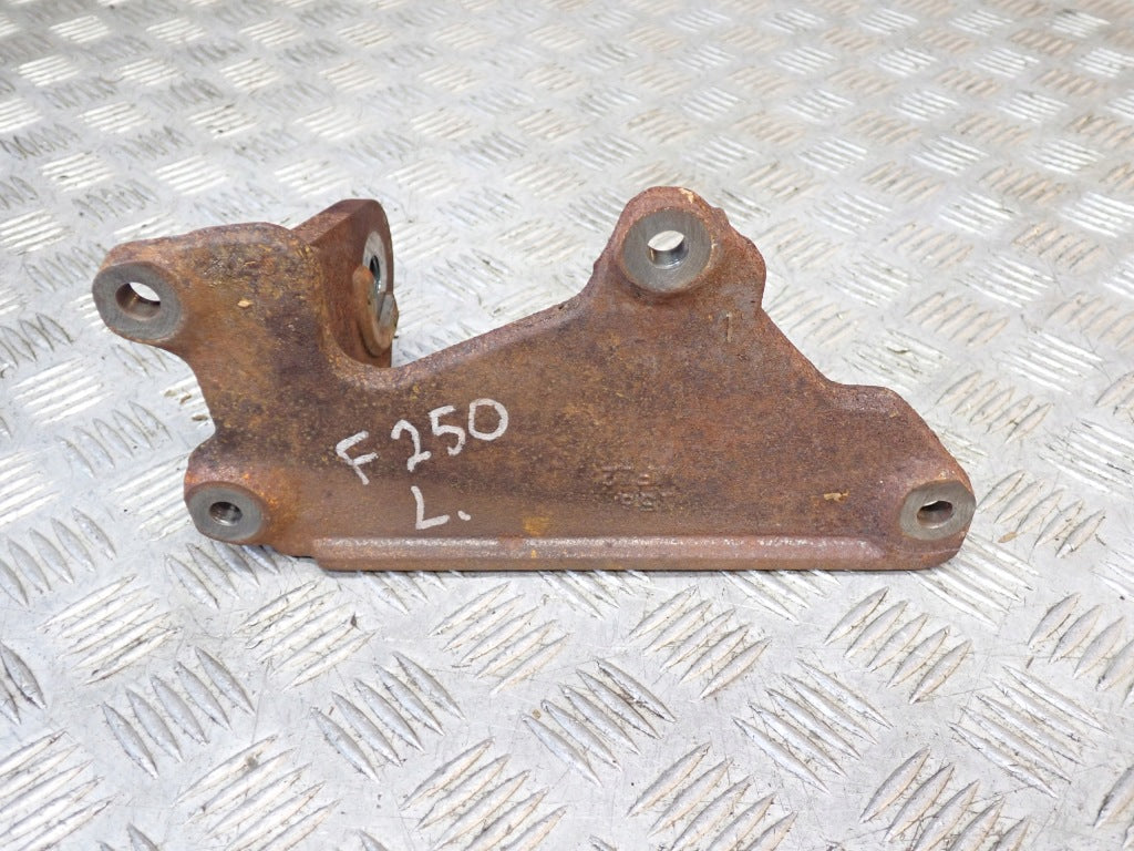 Łapa Mocowanie Silnika Lewa Ford F350 F250 6.2 4x4 SuperDuty 2021