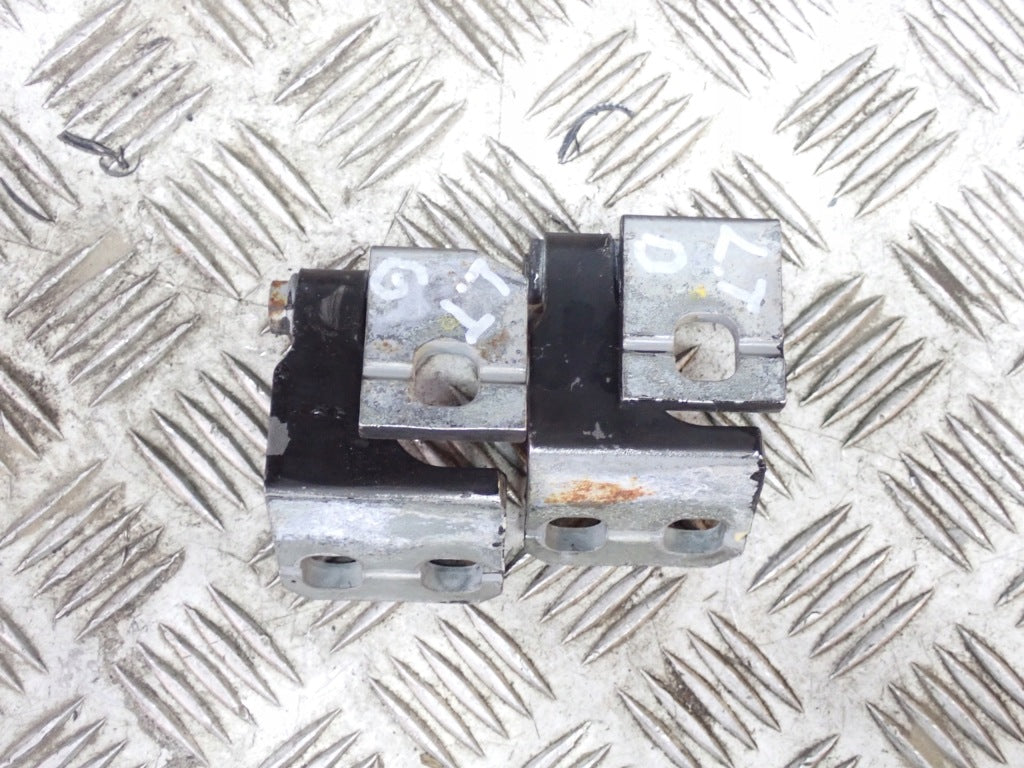 Door Hinges Pair Maserati Quattroporte 2015