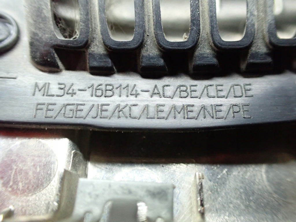 Emblemat znacznik prawy błotnika Ford F150 XLT Chrom 2021- Autolandparts, widoczny na zdjęciu.