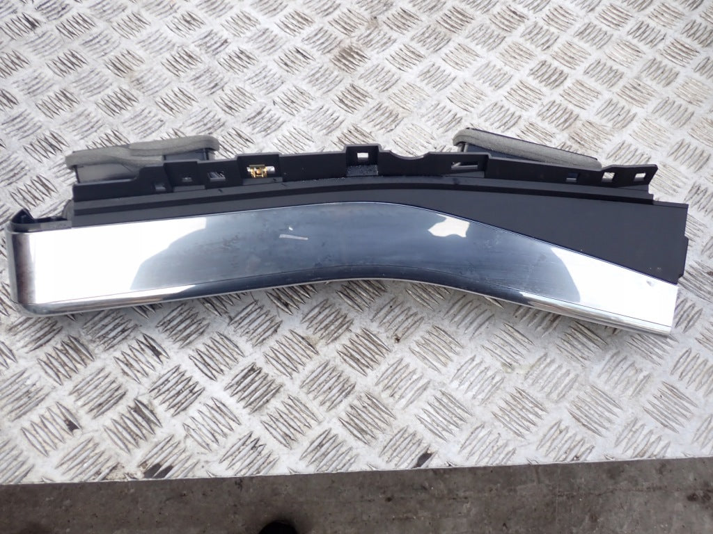 Dekor Kratka Wentylacyjna Nawiewu Chevrolet Corvette C8 2020-