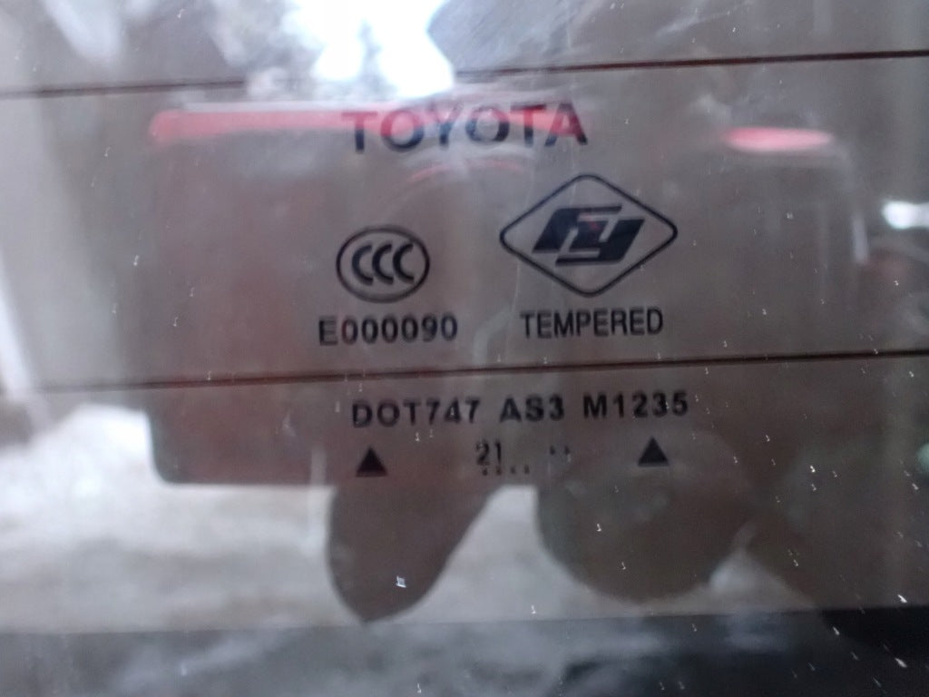 Szyba Tylna Tył Przsuwana Grzana Toyota Tundra 2022-
