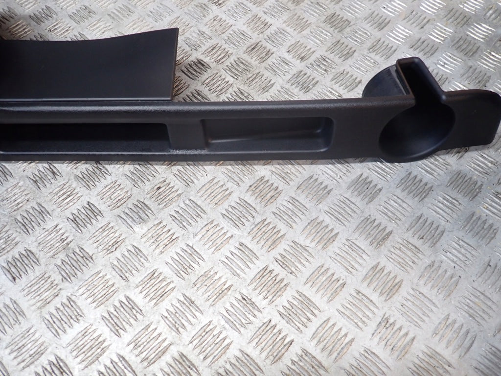 Boczek Bagaznika Prawy Dolny Ford Explorer ST 2020-