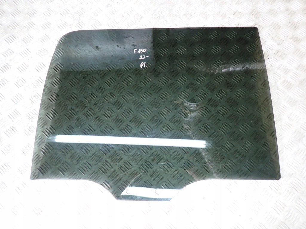 Szyba drzwi prawa tylna do Ford F150 XLT 2024, model Lift, w kolorze, montaż na tylne prawe drzwi samochodu.