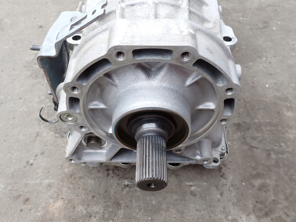 Skrzynia biegów Kpl. 10R 27L35L Autolandparts do Ford Expedition F150 XLT 2024, widok na mechaniczne elementy i oznaczenia