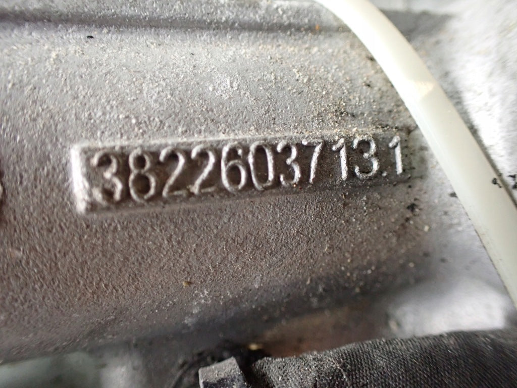 Przekładnia kierownicza do Ford F150 2024, maglownica z przekładnią marki Autolandparts, widok na część układu kierowniczego