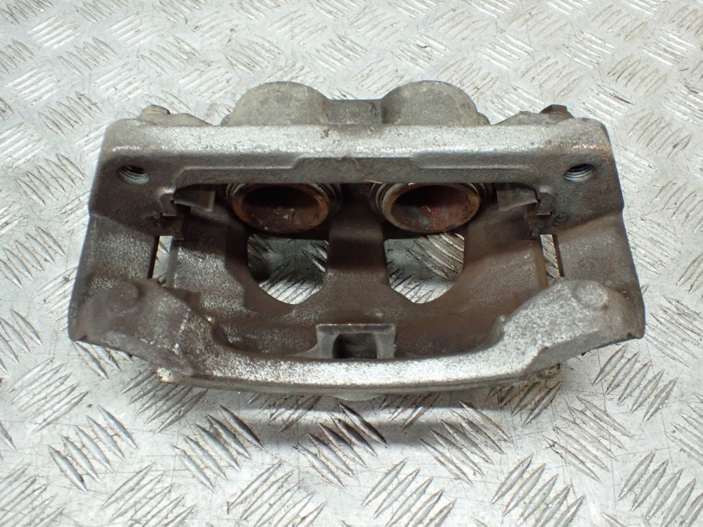 Zacisk hamulcowy prawy tylny do Ford F350 F250 Super Duty 2021, autolandparts, solidny element układu hamulcowego.