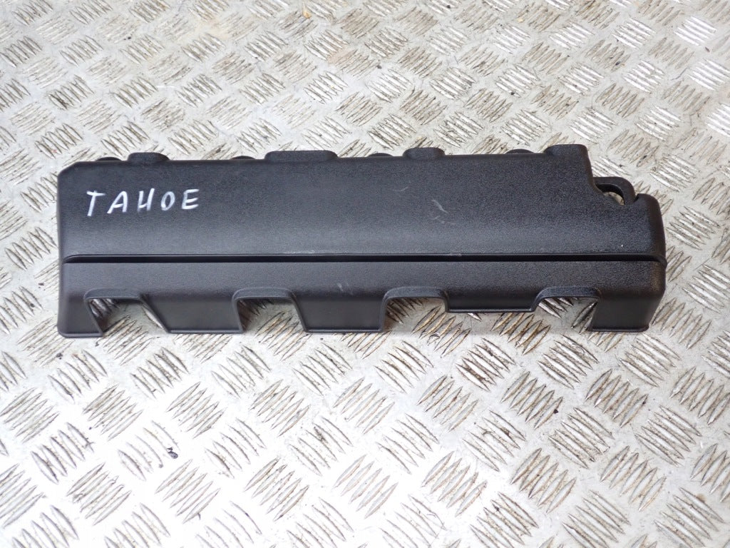 Right Valve Cover Chevrolet Silverado GMC Sierra 2019-