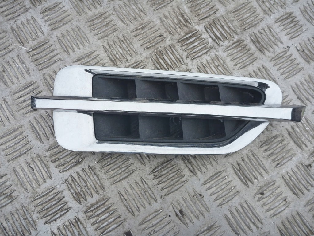 Kratka Błotnika Chrom Prawy Cadillac Escalade 2007