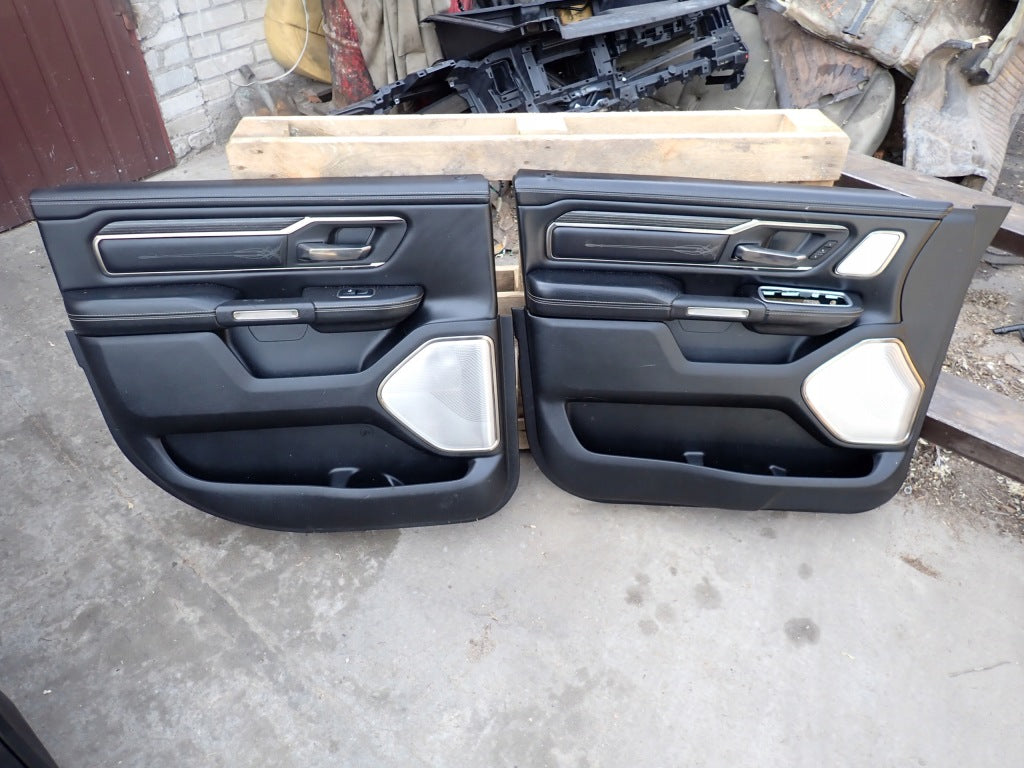 Tapicerka Fotele Kanapa Boczki Podłokietnik KPL Dodge RAM Limited V 19-