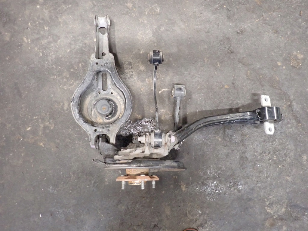 Zawieszenie Prawe Tylne Kpl Zwrotnica Wahacz Piasta Toyota Sienna XL40 2021