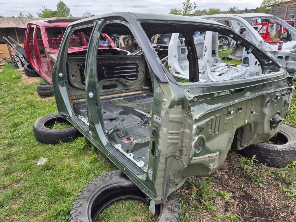 Słupek Przedni Prawy Ćwiartka Prawy Przód Próg Toyota Tundra Crewmax 2022-