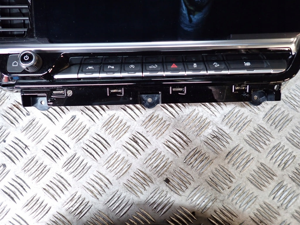 Panel Sterowania pod Radiem Chevrolet Silverado 2022