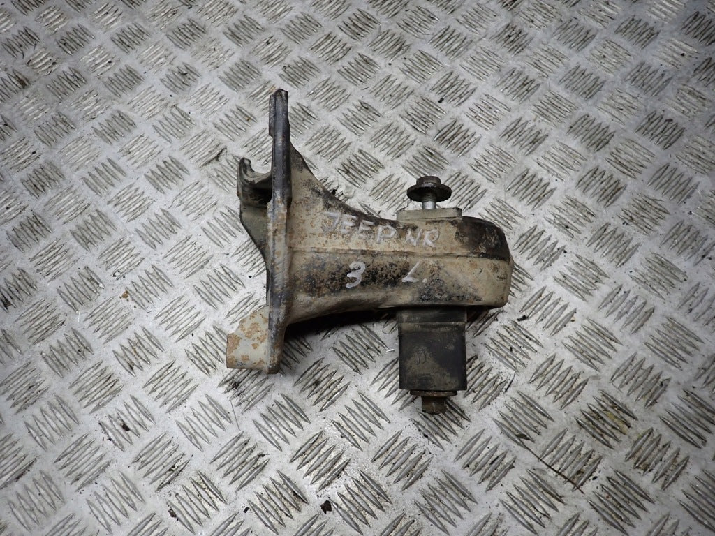 Engine Mount Bracket Jeep Wrangler JK 3.6 2012