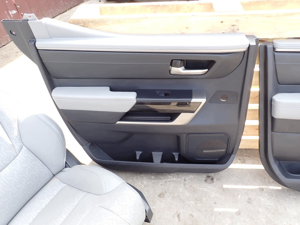 Tapicerka Fotele Kanapa Boczki Kpl Toyota Tundra Crew Cab Limited 2022-