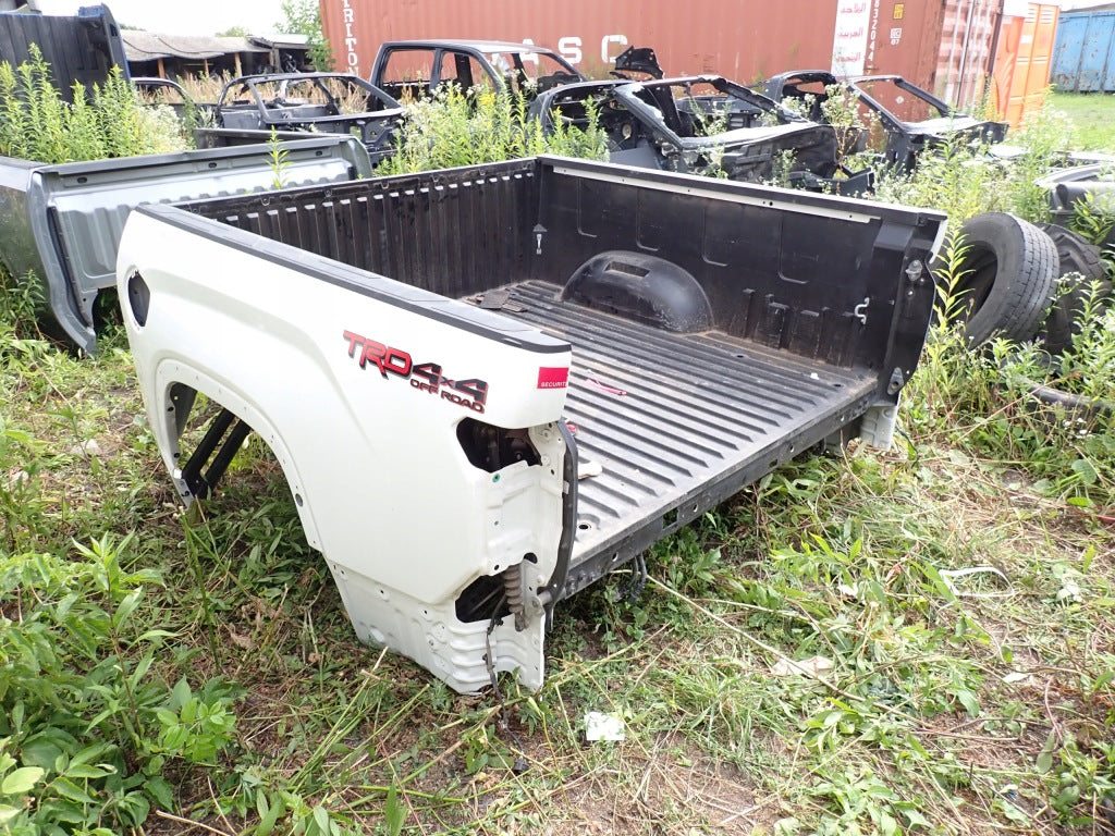 Zabudowa Paka Buda Krótka 5.5 FT Toyota Tundra Crew Max 2022-