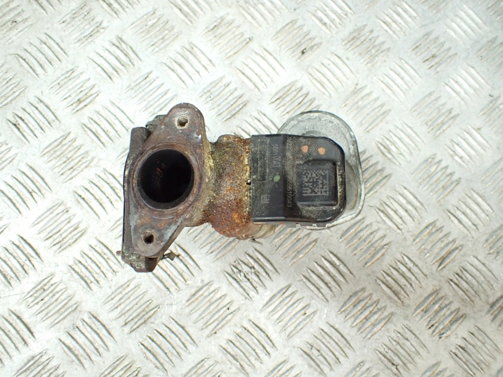 Zawór EGR GMC Sierra AT4 Silverado Duramax 19