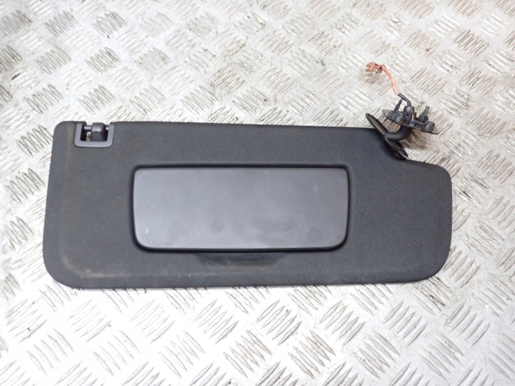 Sun Visor Right Chevrolet Tahoe Suburban Yukon 21-