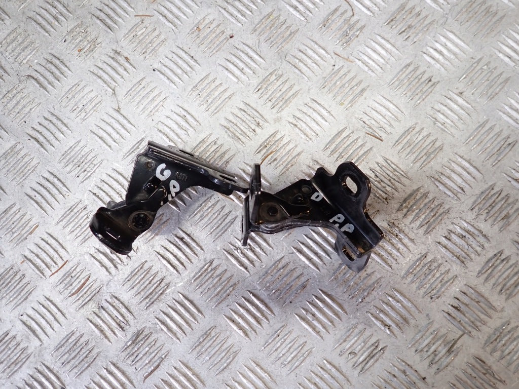 Door Hinges PAIR Chevrolet Corvette C8 20-