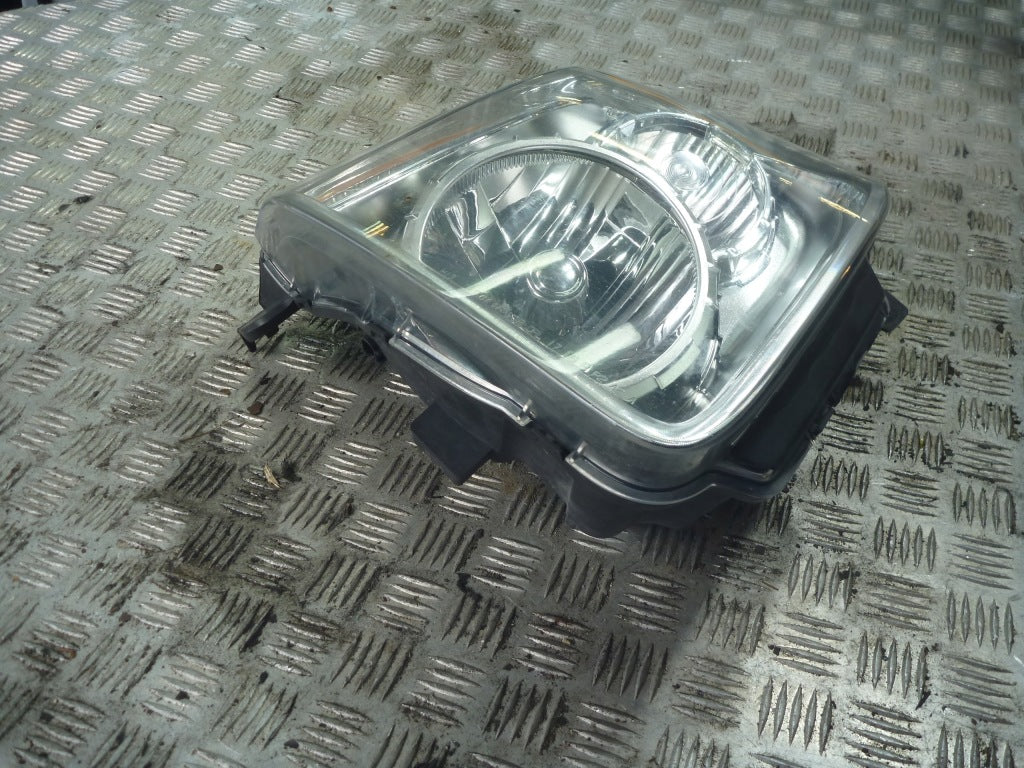 Lampa Przednia Prawa Reflektor GMC Yukon 06-
