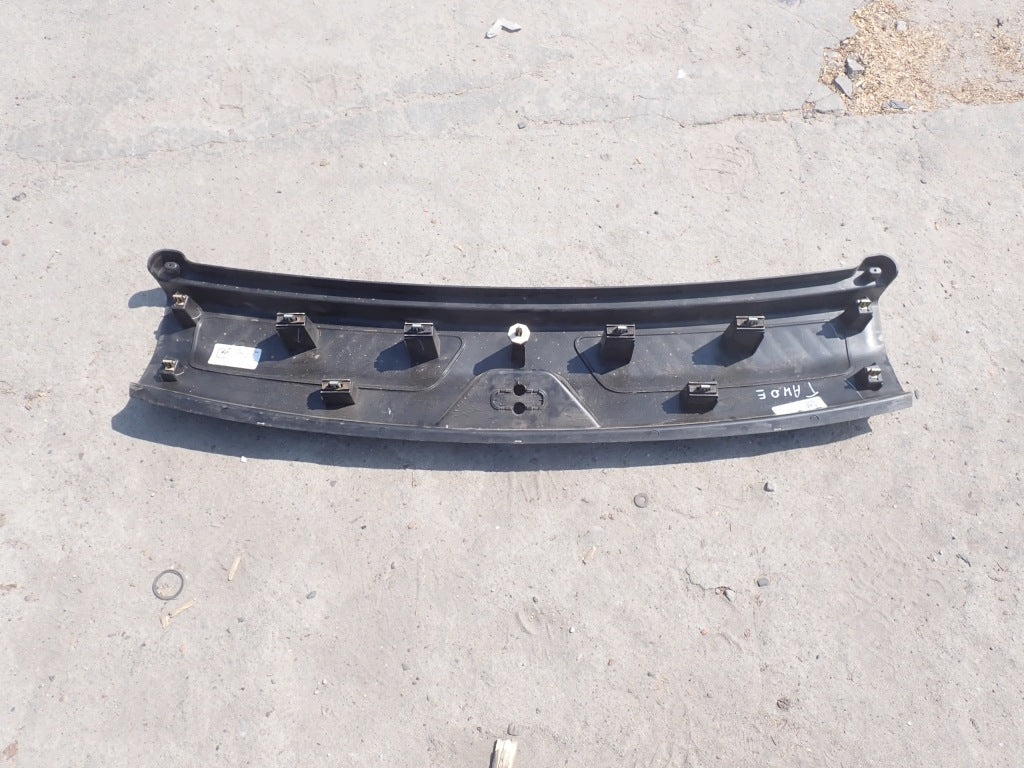 Osłona Pasa Tylnego Chevrolet Tahoe Suburban 5.3 2021-