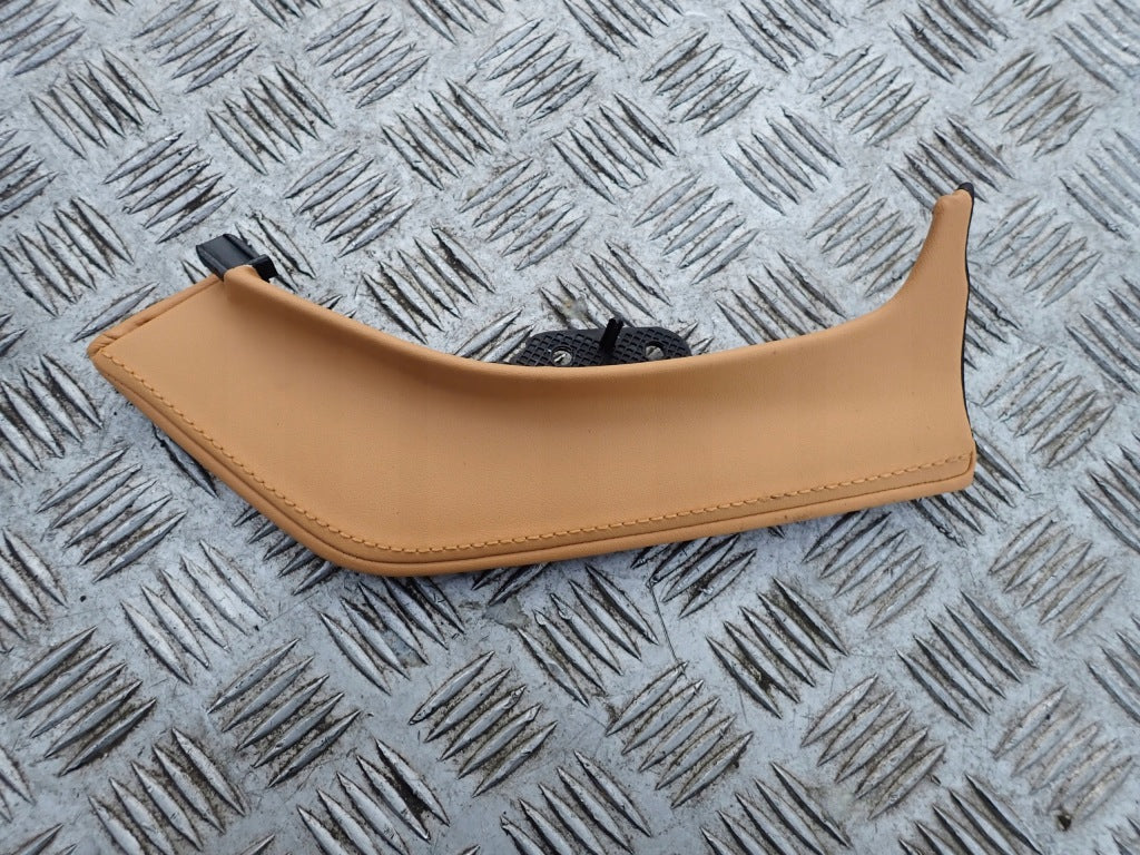 Kokpit Deska Osłona Głośnika Dekor Skóra Panel Chevrolet Corvette C8 2020-