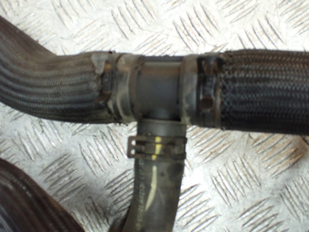 Przewody wodne do Ford F350 F250 6.2 4x4 Super Duty 2021, oryginalne rury wodne marki Autolandparts, widok na przewody.