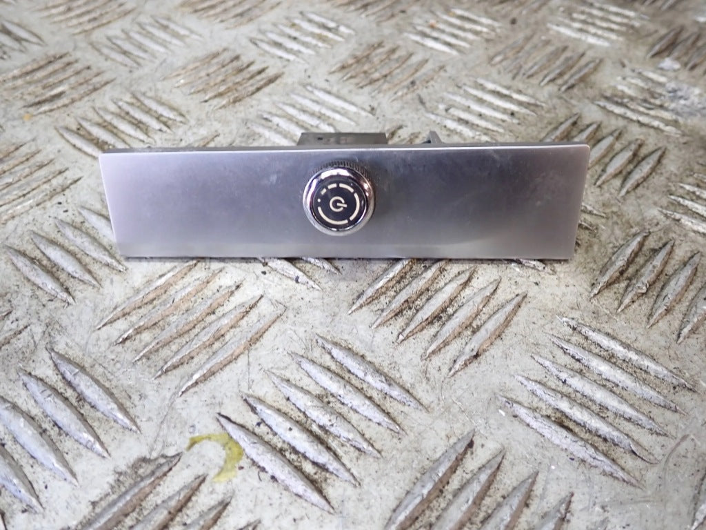 Panel Pokrętło Radia Maserati Quattroporte 2014