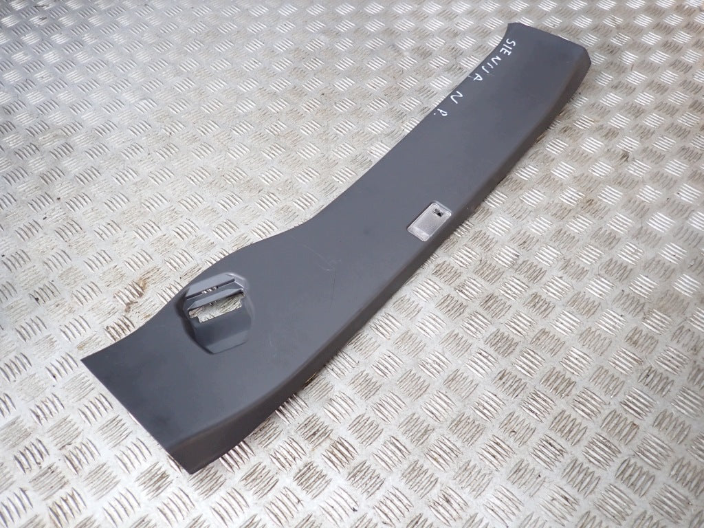 Osłona Podsufitki Dachu Tylna Toyota Sienna XL40 2021-