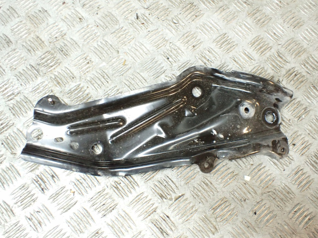 Left Crossmember Support Bar Toyota Sienna XLE 2021