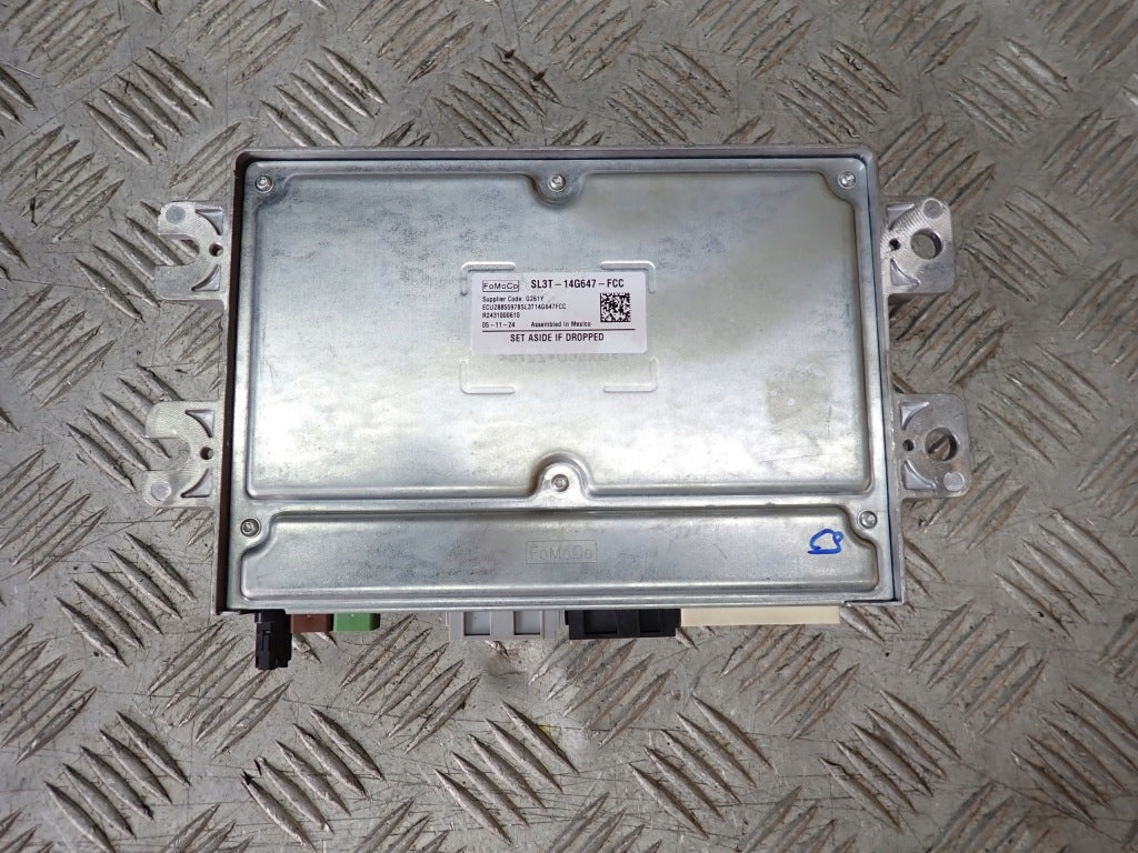 Moduł sterownika asystenta kamery do Ford F150 XLT 2025, czarna obudowa, element elektroniczny samochodu.