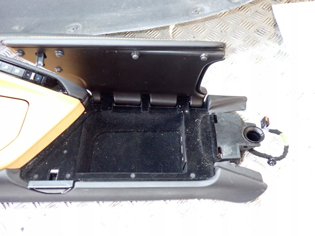 Center Tunnel Armrest Chevrolet Corvette C8 2020-