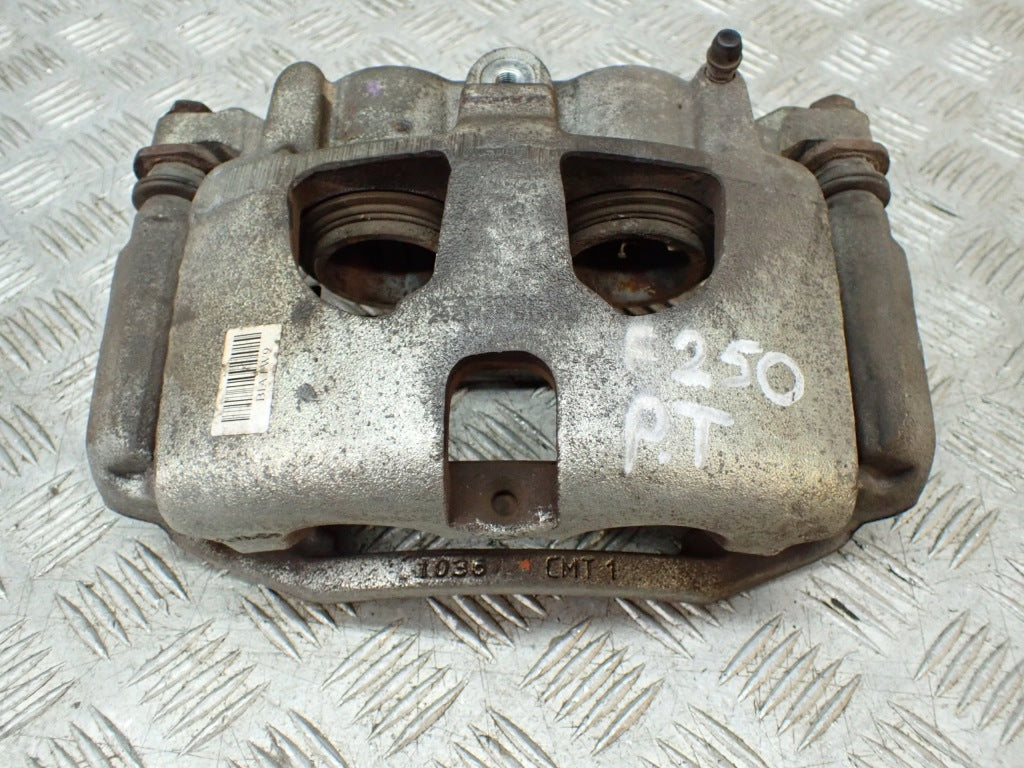 Zacisk hamulcowy prawy tylny do Ford F350 F250 Super Duty 2021, 6.2 4x4, marki Autolandparts, widoczny z bliska