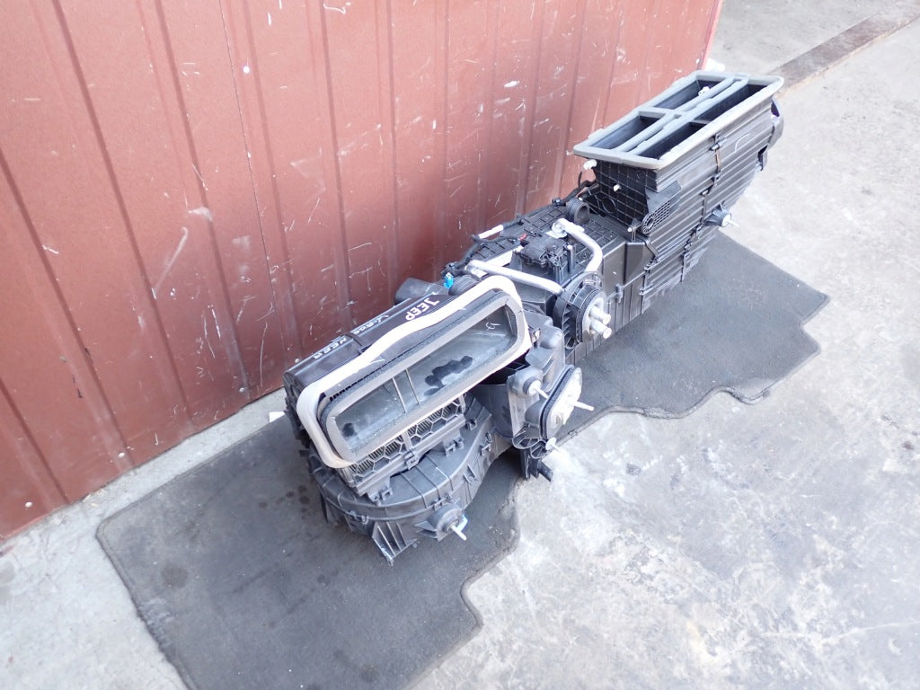 Nagrzewnica Powietrza Kpl. Jeep Wagoneer Grand Wagoneer WS 2022-