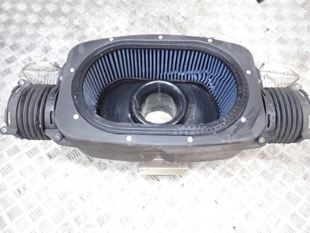 Sportowy Dolot Zimnego Powietrza Halltech Hornet Chevrolet Corvette C8 20-