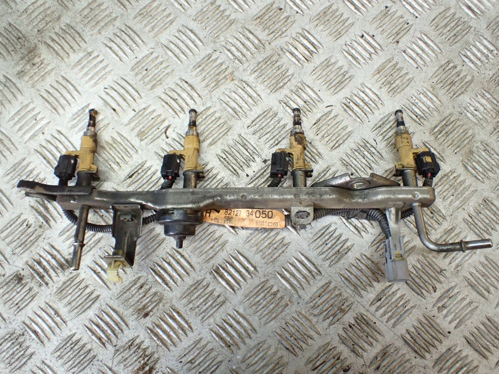 Wtryskiwacz Toyota Tundra Sequoia Land Cruiser 200 Lexus GX460 4.6 5.7 2014