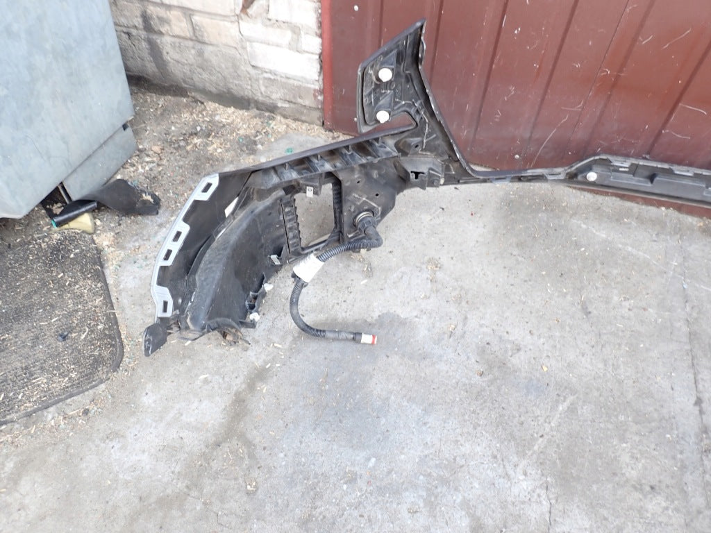 Bumper Trim Under Hood Lamps GMC Sierra 1500 3.0D AT4 2019-