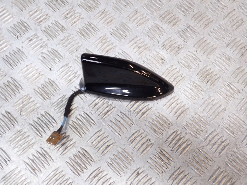 Antena Dachowa GPS Rekinek Infiniti QX60 22-
