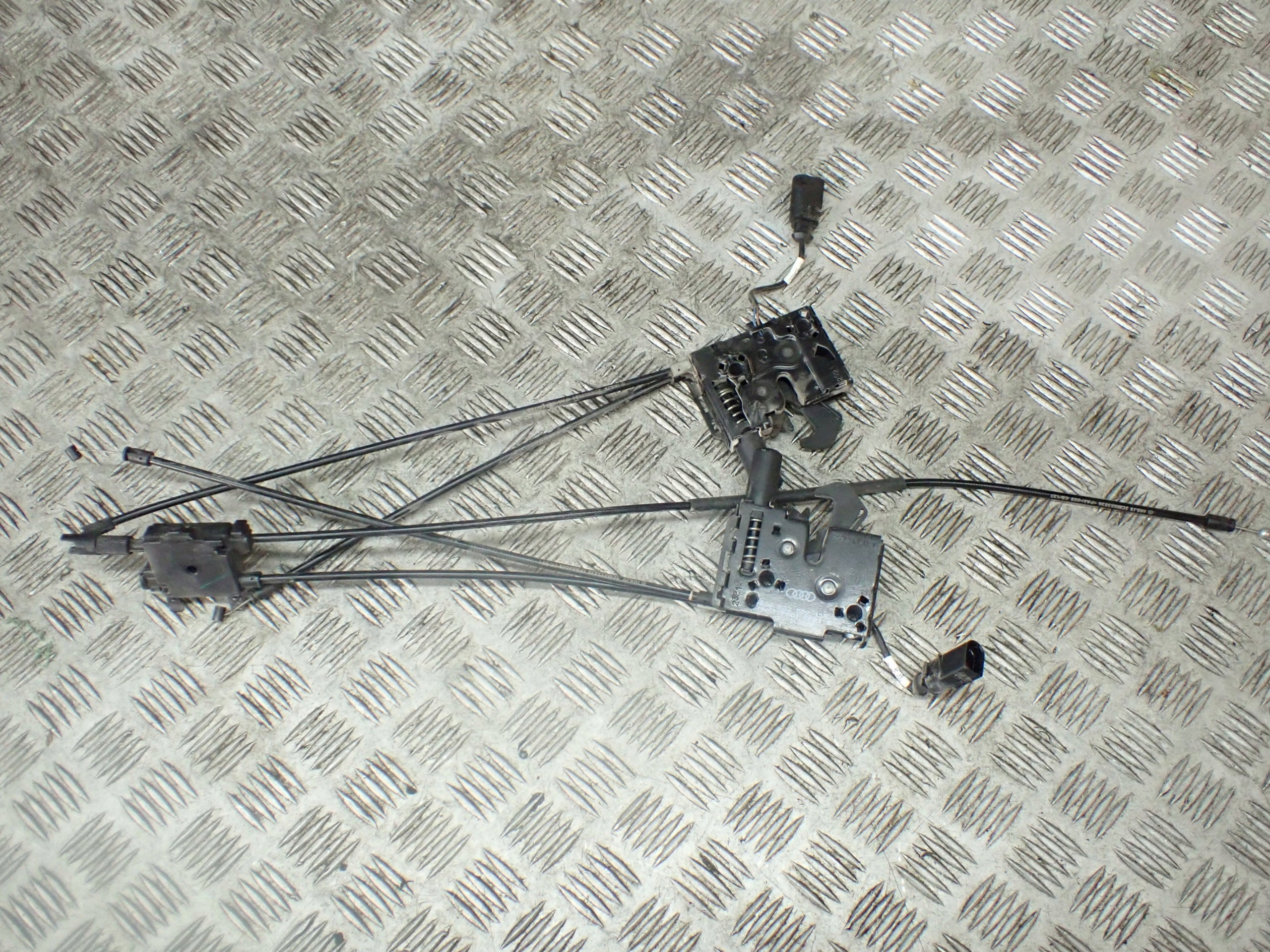 Zamek Maski Kpl. Cięgno Linki VW Atlas Cross Sport 2022