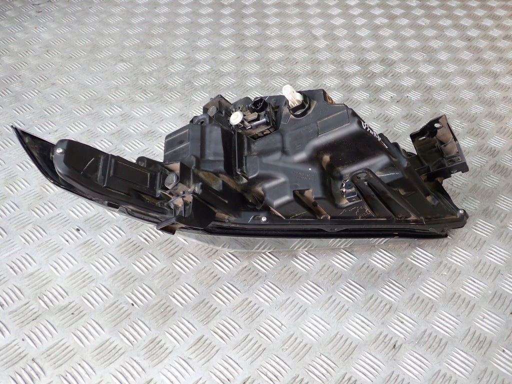 Reflektor przedni prawa strona do Toyoty Tundra i Sequoia 2022, montaż na przód, część marki Autolandparts