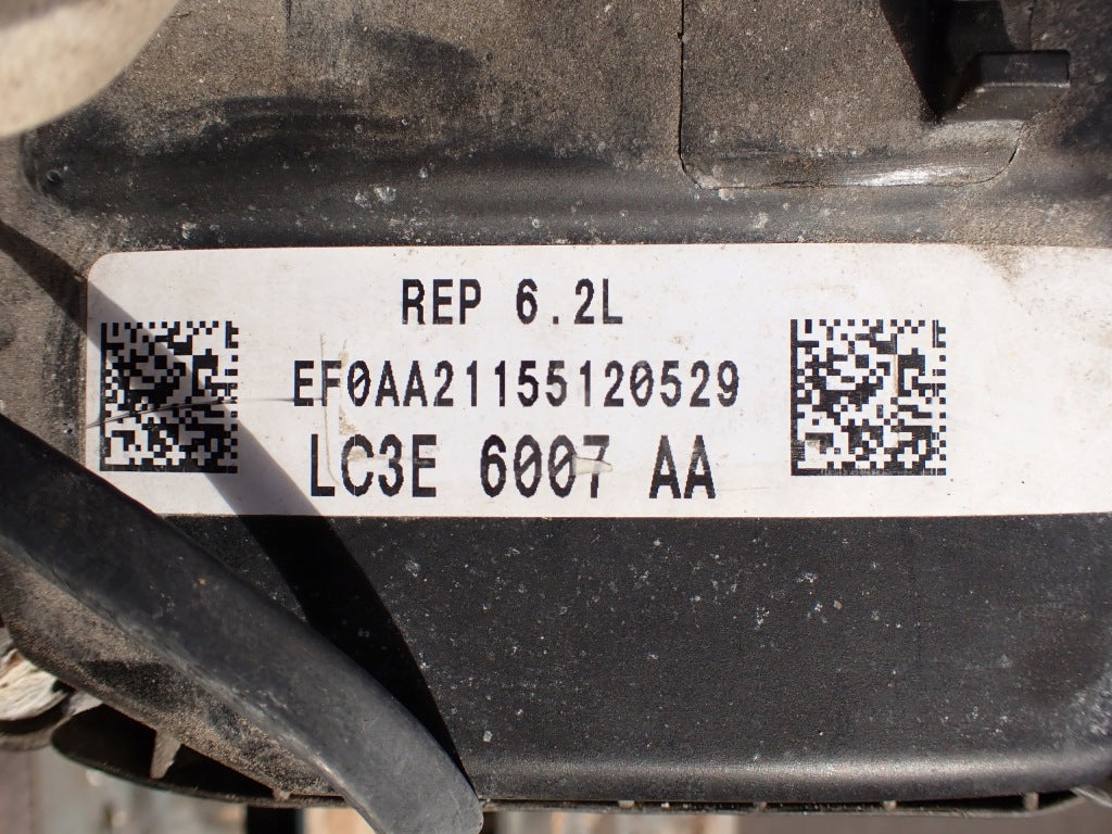 Silnik Goły Głowice Blok 6.2L SOHC 2-Valve Boss V8 Ford F350 F250 P558 2021