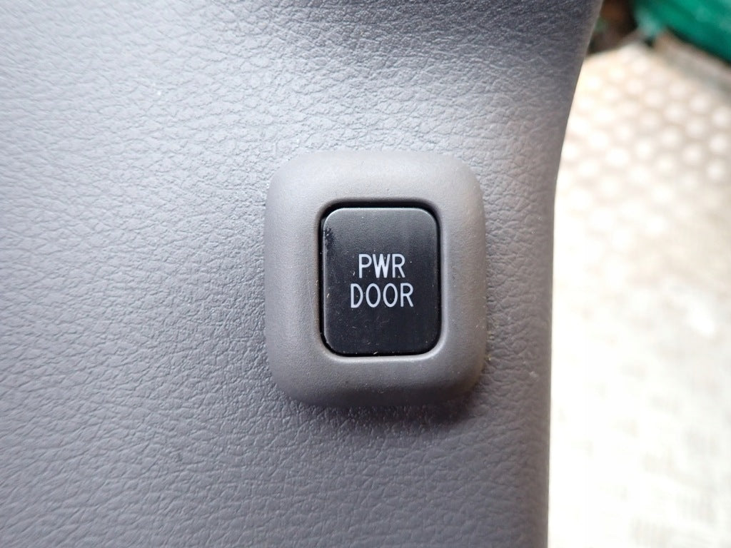 Osłona Słupka B Prawa Toyota Sienna XL40 2021