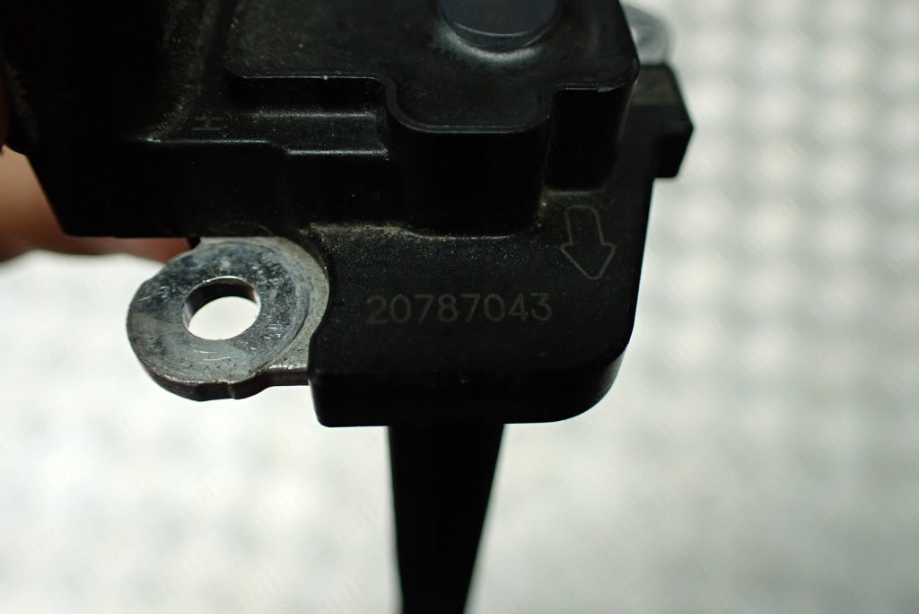 2010 Cadillac SRX Air Flow Meter