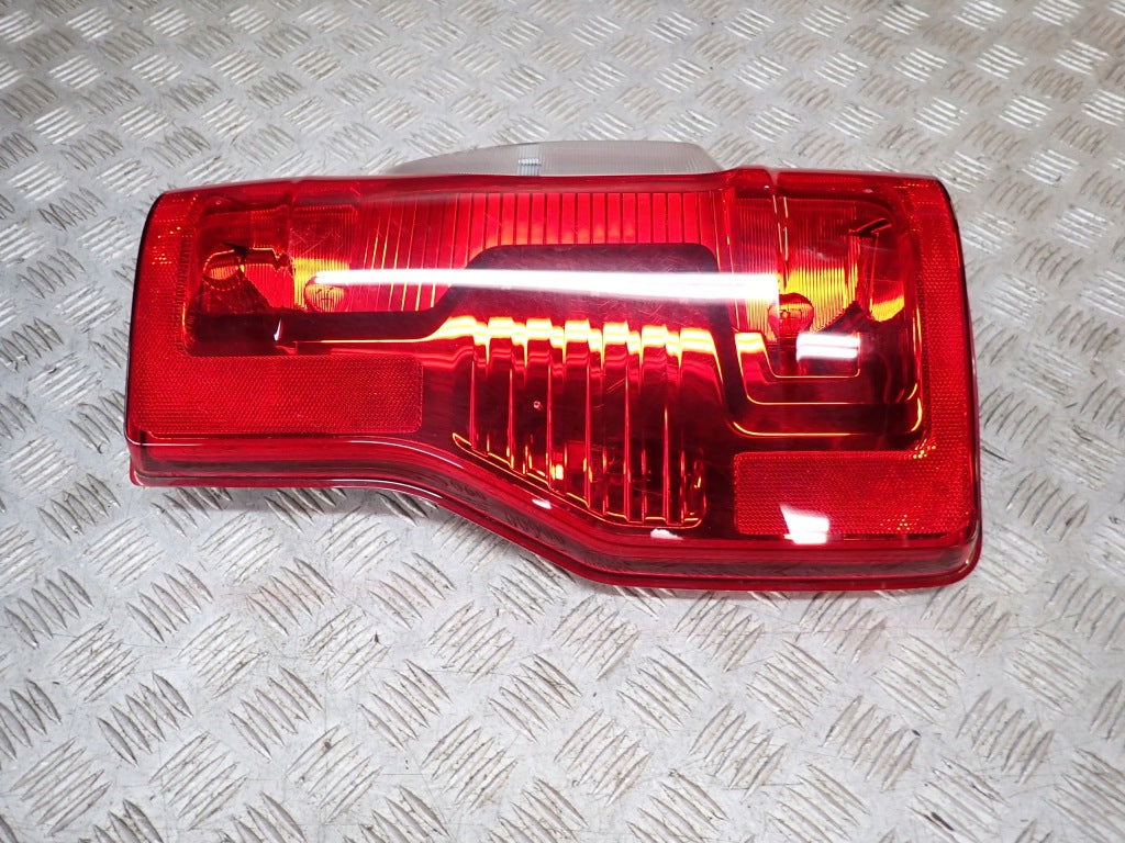 Right Rear Tail Light Ford F250 XLT 6.2 4x4 P558 2021- LIFTING