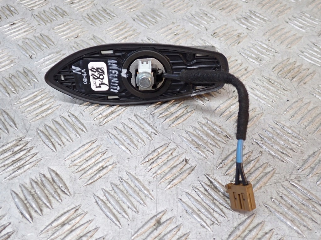 Antena Dachowa GPS Rekinek Infiniti QX60 22-