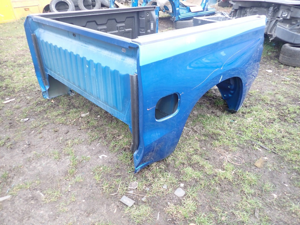 Paka Buda Zabudowa Tylna 5.9ft 180cm Chevrolet Silverado 2022